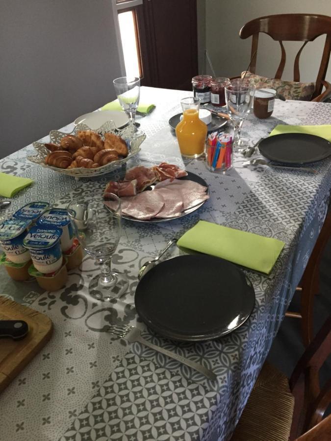 Bed and Breakfast Sous La Tour Agencourt Zewnętrze zdjęcie